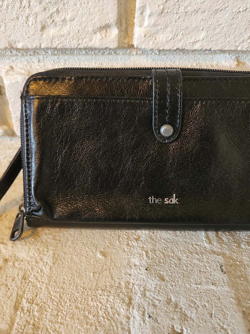 The Sak Black Genuine Leather Wristlet Wallet Clutch Phone Pocket 8x5